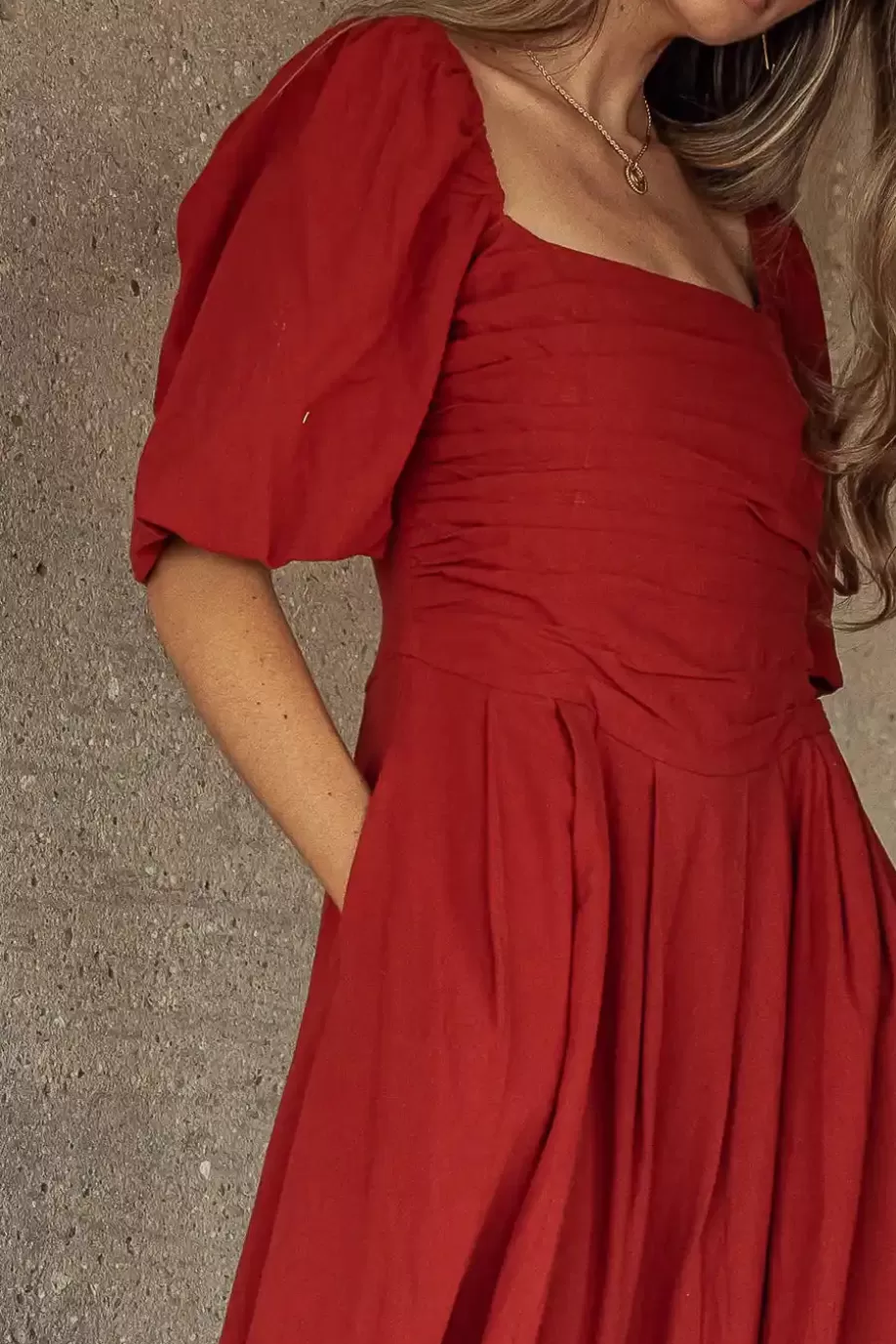 Hot Loxley Midi Dress in - FINAL SALE MIDI DRESSES | DRESSES