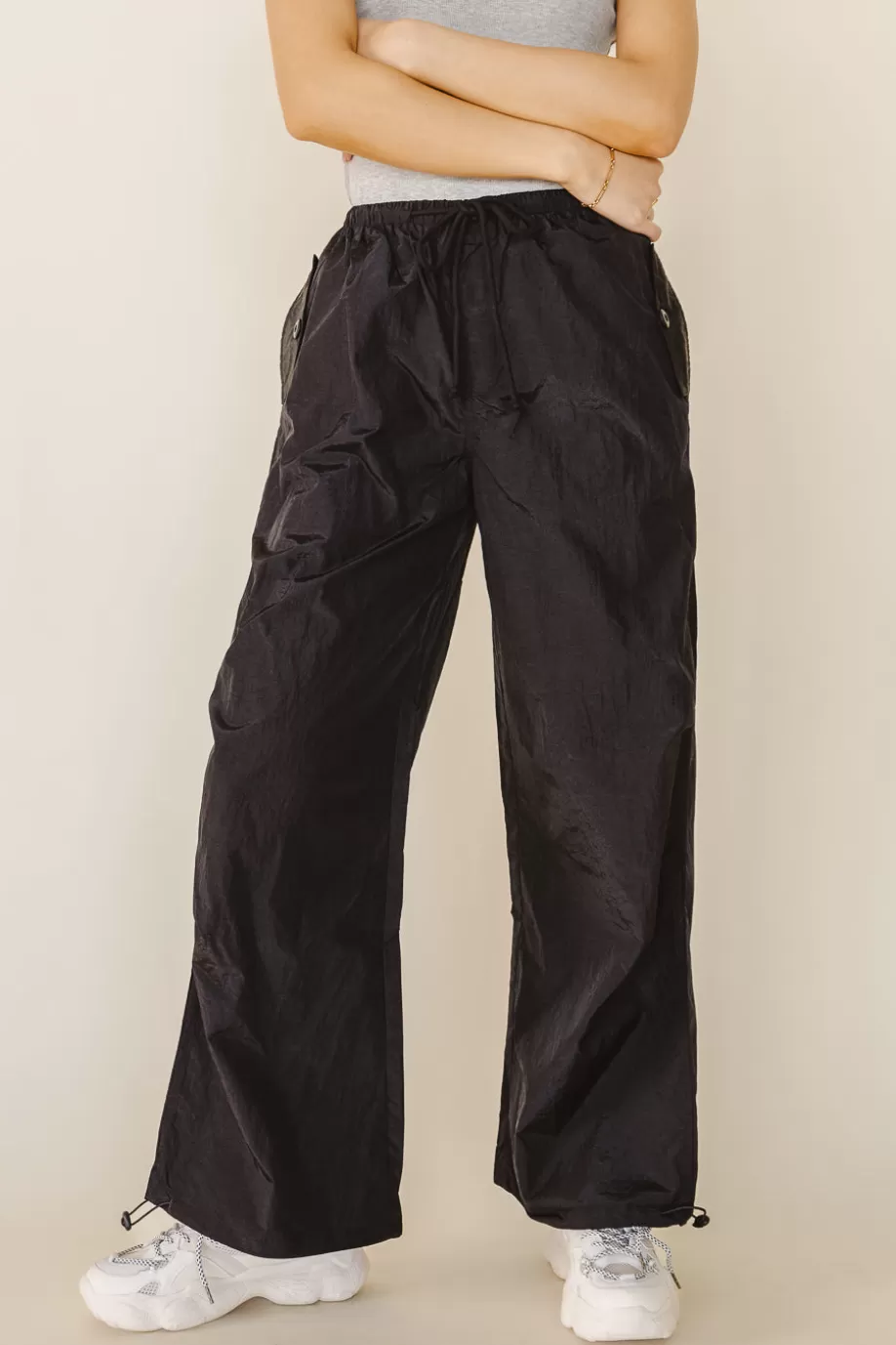 Outlet Novalee Parachute Pants in - FINAL SALE PANTS