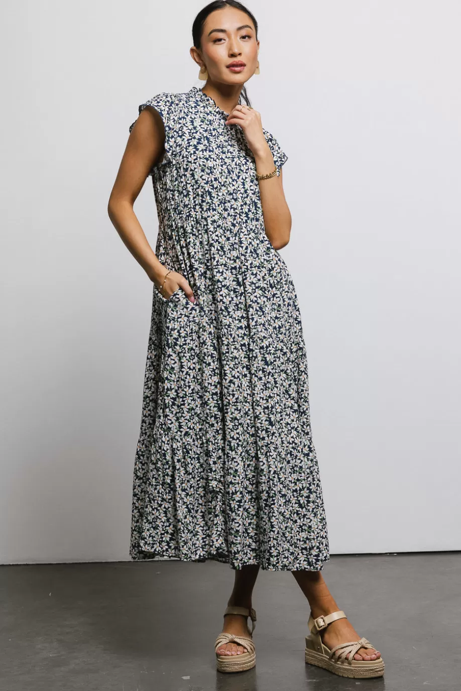 Fashion Sabyn Floral Dress in MIDI DRESSES | DRESSES